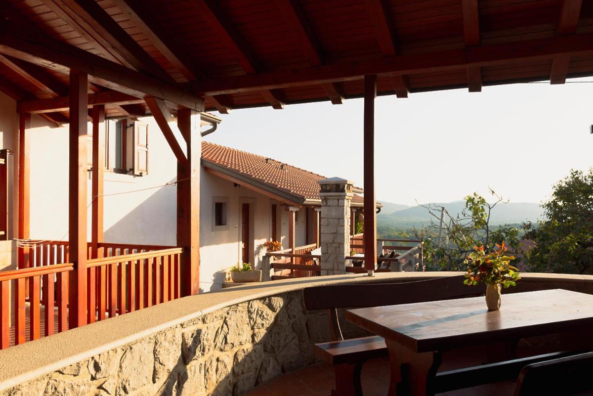 Villa Tourist Farm Skerlj Dutovlje Exterior foto